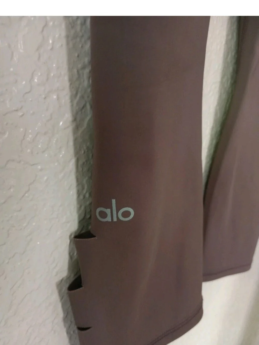 ALO Yoga Tan Cutout Capri Leggings with Side Slashes Size XS
